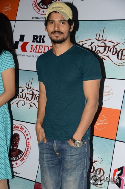 Celebs-at-Yama-Pasam-Movie-Premier-Show